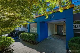Convenient NLU/Wallingford location