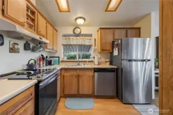 All appllances were recently purchased and  included in the sale.