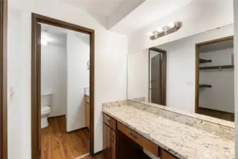 Extra vanity area in Owners suite