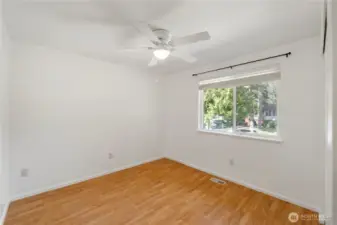 2nd bedroom