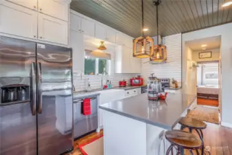 Remodeled kitchen w/new appliances, quartz counter top.  Warm & coizy as heck!