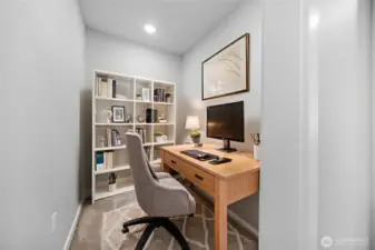 Office or flex space for gaming, work, or hobbies.