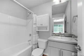 2nd Bedroom has it's own Bathroom too! (Full)