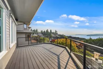 Main floor deck