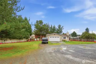 Red arrows show the sprawling size of the .40-acre lot