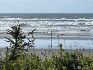 The ocean is just down the street a couple minutes.