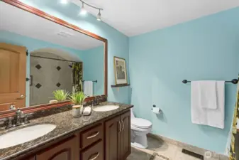 Large hallway full bathroom for the additional two bedrooms.