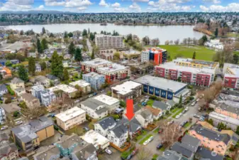 Aerial image shows proximity to Green Lake Park