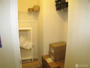 Large closet in 2nd bdrm