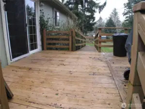Deck off of kitchen