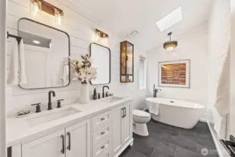 Primary 5-piece ensuite bath