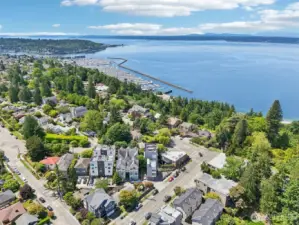 Take in views of the Olympics, spend a sunny day at Golden Gardens, or stroll through the charming streets of Ballard—you’re perfectly positioned in the heart of it all.