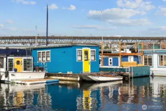 Plenty of room to tie up your tender and run about on the Seattle waterways.