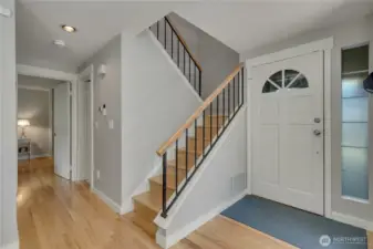 Hallway to the Main Floor Primary