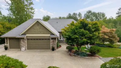 Daylight Rambler 1+ Acre Oversized 3 Car Garage