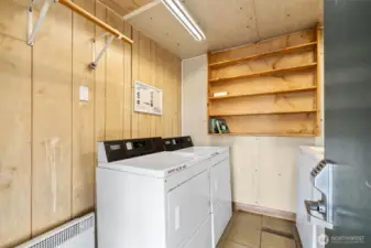Common area laundry that takes cards so you do need to carry quarters