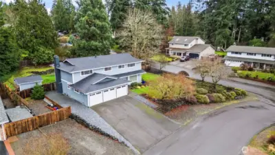 Large .365 acre corner lot in Heritage Glen neighborhood of Puyallup. 13911 113th Ave Ct E, Puyallup, WA 98374