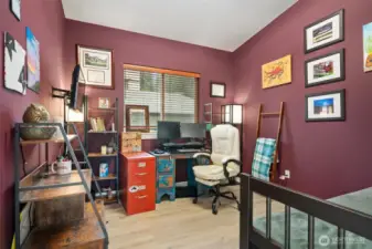 Upstairs Office/Den/Bedroom. No Closet