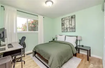 2nd bedroom