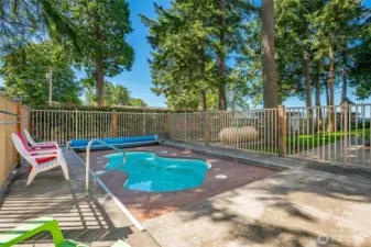 Grand Bay Condominiums hot tub.