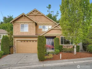 Great street appeal in this Murray Franklin Craftsman