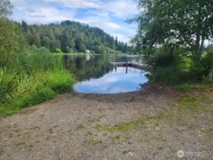 Nearby Lk Desire with public boat launch