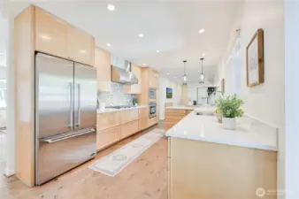 Here's the view from the opposite end of this stunning kitchen.