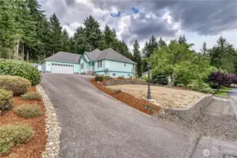 Nice circular driveway