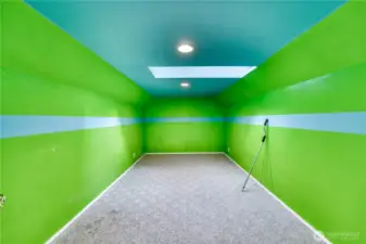 Upper Level Bonus Room...