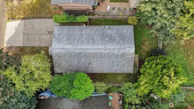 Aerial view showcasing property layout.