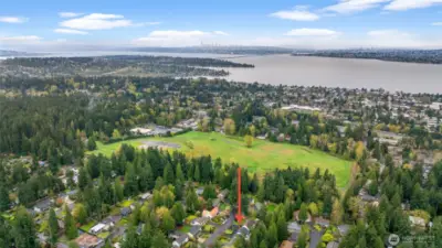Perfect proximity to the parks and beach!