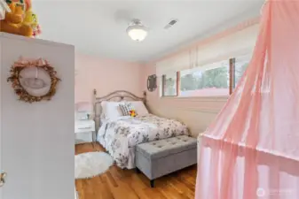 4/4 bedrooms on top level