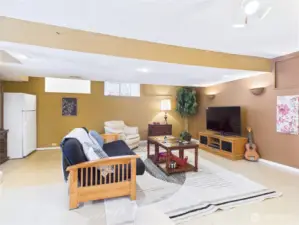 In the basement you will find a great space for relaxing, gaming, viewing movies and so much more.