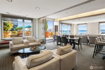 The Vine has been lauded with awards for its quality construction and unrivaled amenities, including this fantastic community lounge/clubhouse.