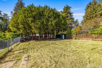 Large, flat lot—highly usable and very buildable (buyer to verify).