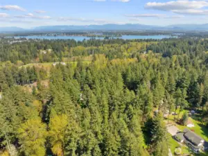 close to lake Tapps with access to 3 waterfront parks
