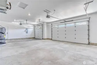 oversized 3 car garage
