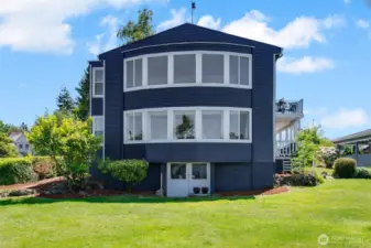 Showing double doors to unfinished basement