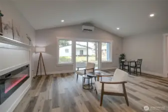 Large, versitile open floor plan