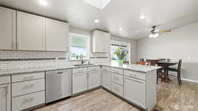 Subway tile backsplash & SS appliances