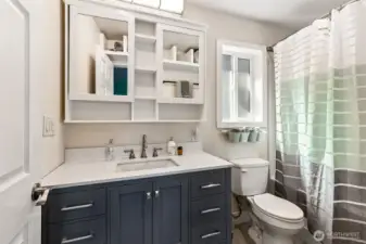 Main House-Primary Bath Suite