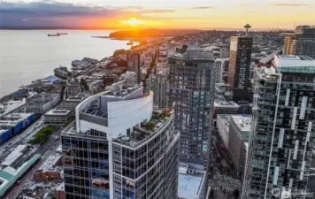 1521 second ave is one of the most luxurious steel and concrete high rises in Seattle