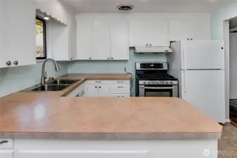 Kitchen is clean and ready for you!