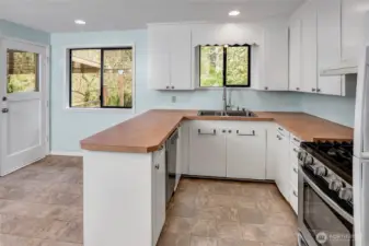 Dishwasher, range oven and refrigerator as well as washer/dryer all stay.