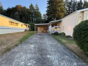big driveway offers lots of parking