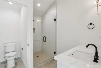 Primary Ensuite Bath