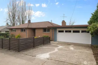 Welcome to 2539 30th Ave S