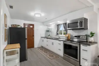 Lower level has a 2nd kitchen.