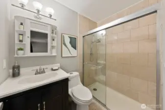 Central bath digitally staged