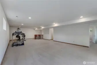 What would you do here?? That is a little bar in the back there!